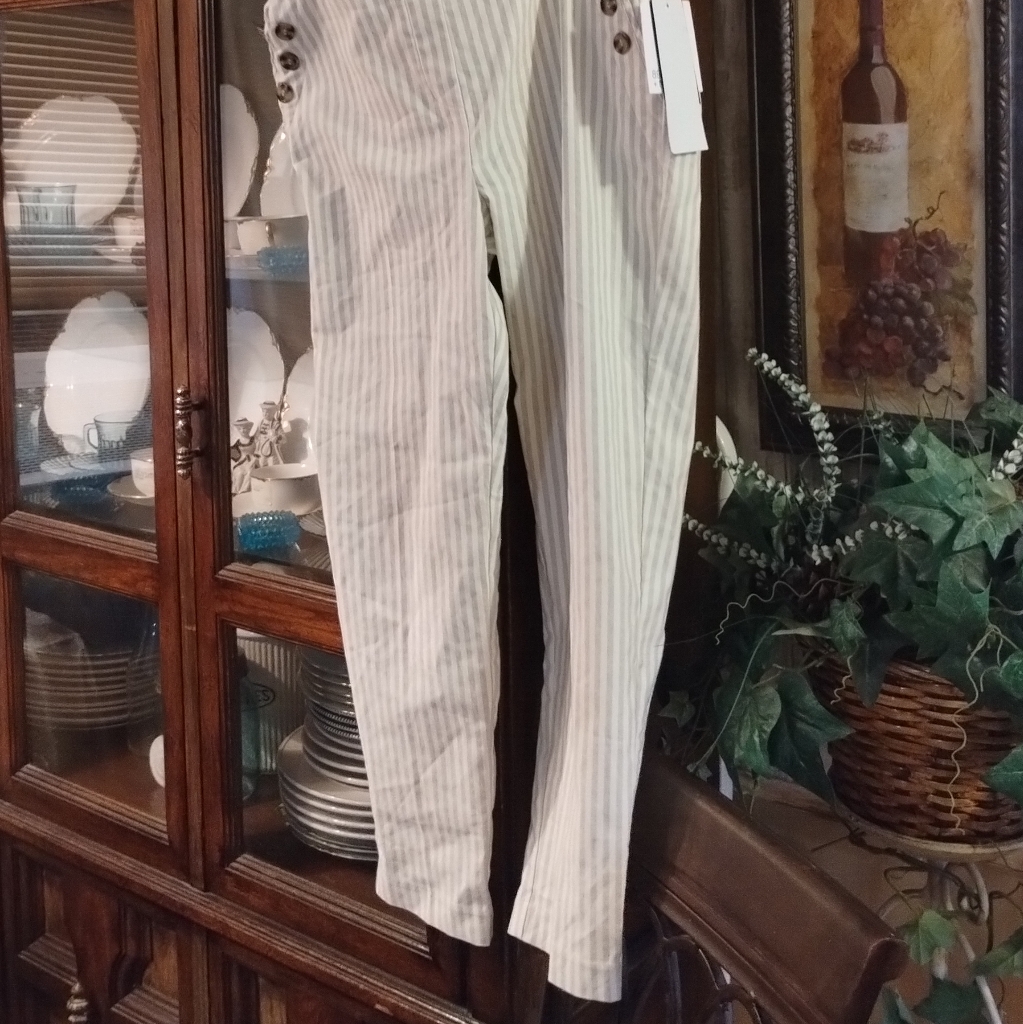 89th & Madison Capris Pants ,(Nwtags) L